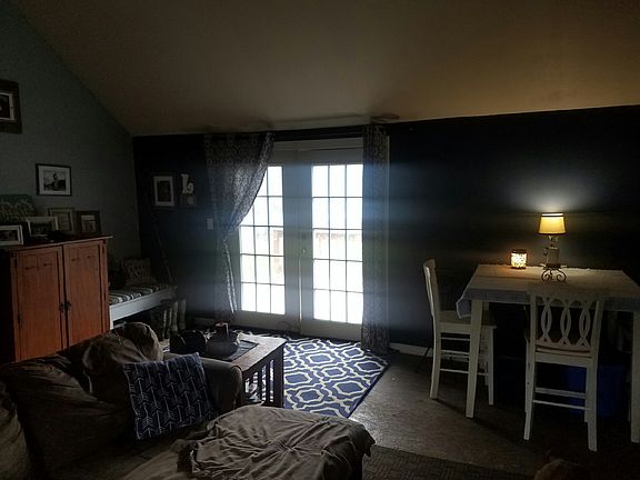 4th image of 9436 Orchard St