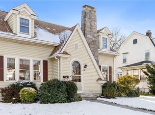 69 Welfare Ave, Cranston, RI 02910