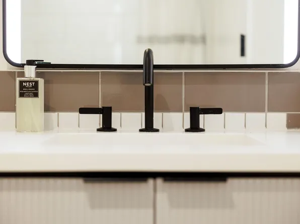 180 Morgan Street image 32 of 140