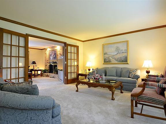 2nd image of 387 Southampton Dr