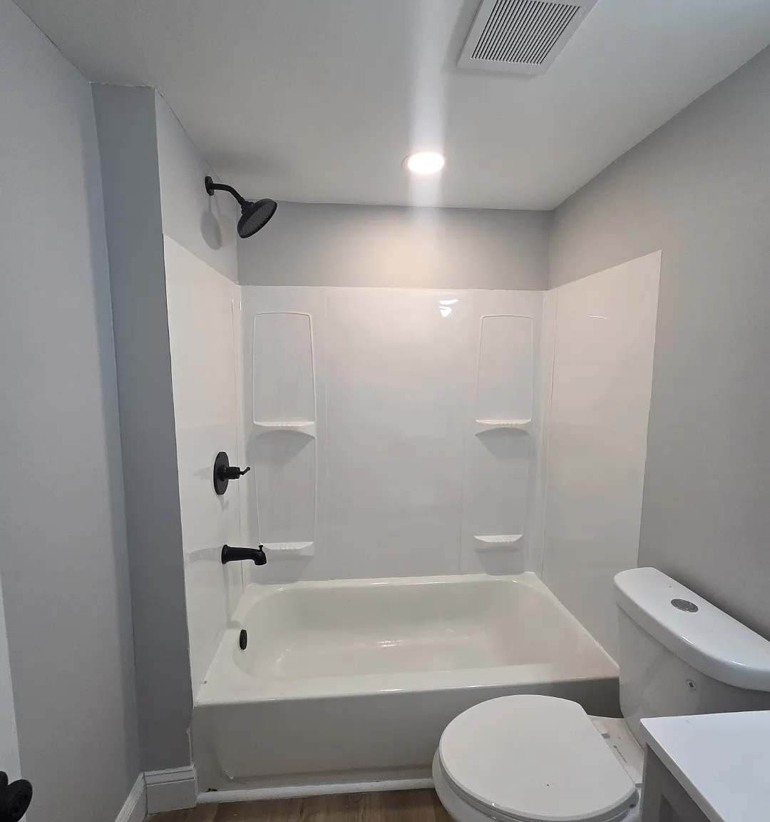 3 bed, 1.5 bath, 1260 sqft, $2,400 — Photo 3