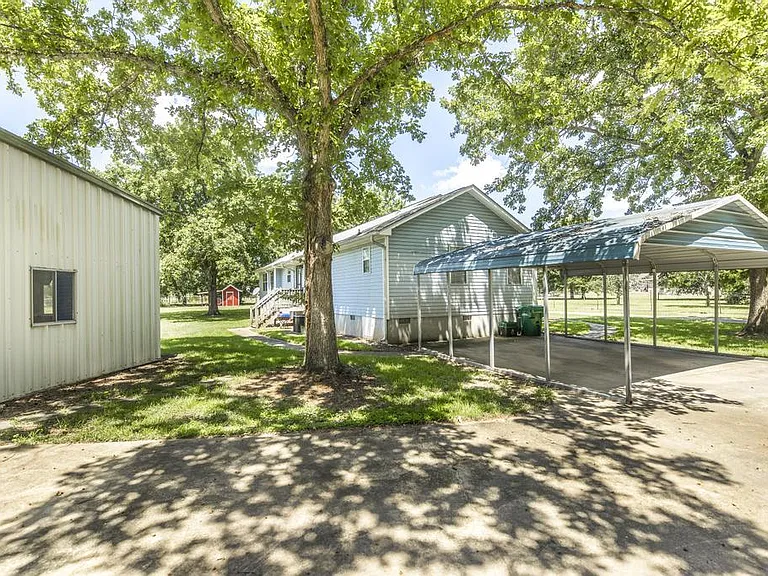 236 Blue Meadow Cir — Photo 6