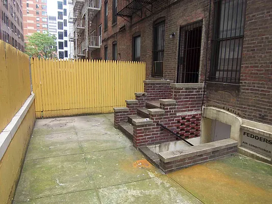 Rented by David Francis New York LLC | media 20