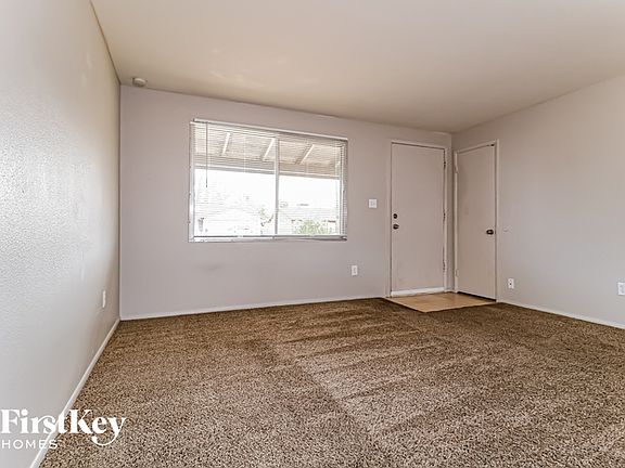 3rd image of 3730 E Winchcomb Dr