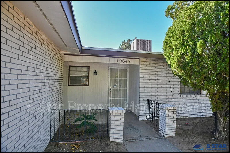 3 bed, 2.0 bath, 1372 sqft, $1,650 — Photo 4
