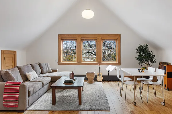 Sold by Compass | media 17