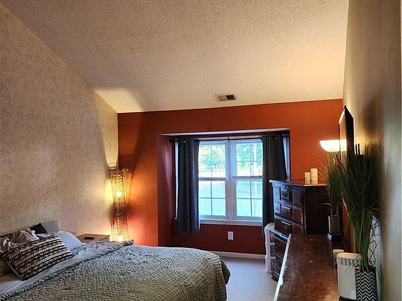 5th image of 401 Henley Ct APT K