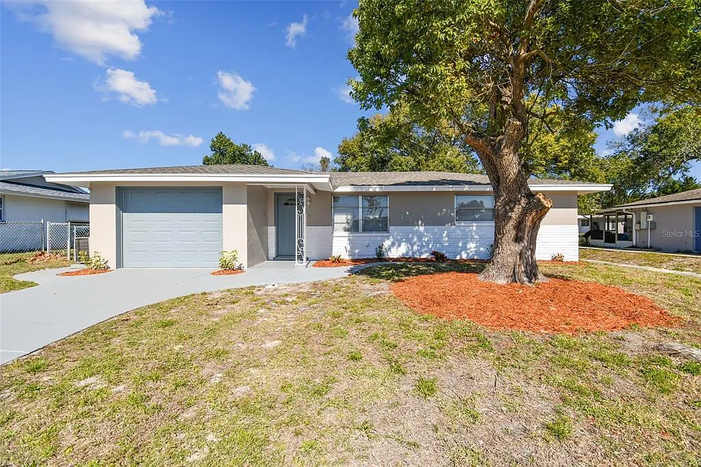 2 bed, 1002 sqft, $1,850 — Photo 1