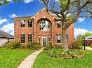 2004 N Mission Cir, Friendswood, TX 77546