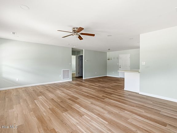 5th image of 213 Rice Street