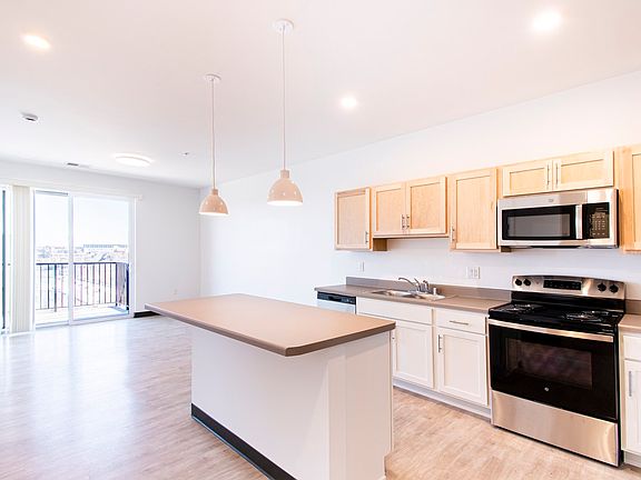 3rd image of 2323 N Commerce St #18828830