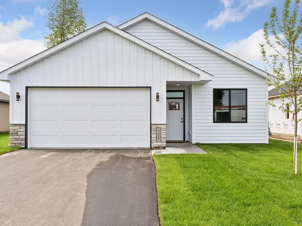 721 Margaret Ln NE, Isanti, MN 55040