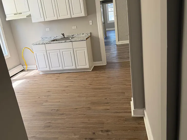 186 N 12th St #1B — Photo 13