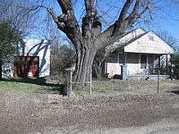 2nd image of 224 E Hickory St