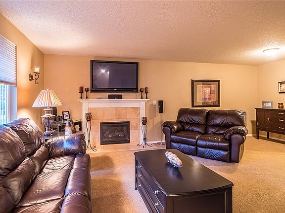 3rd image of 4411 Montclair Dr SE