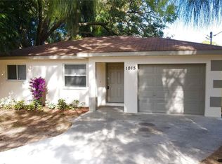 1015 61st Avenue Dr E, Bradenton, FL 34203