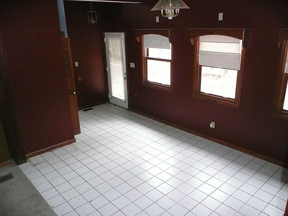 4th image of 5000 N Evans Ave