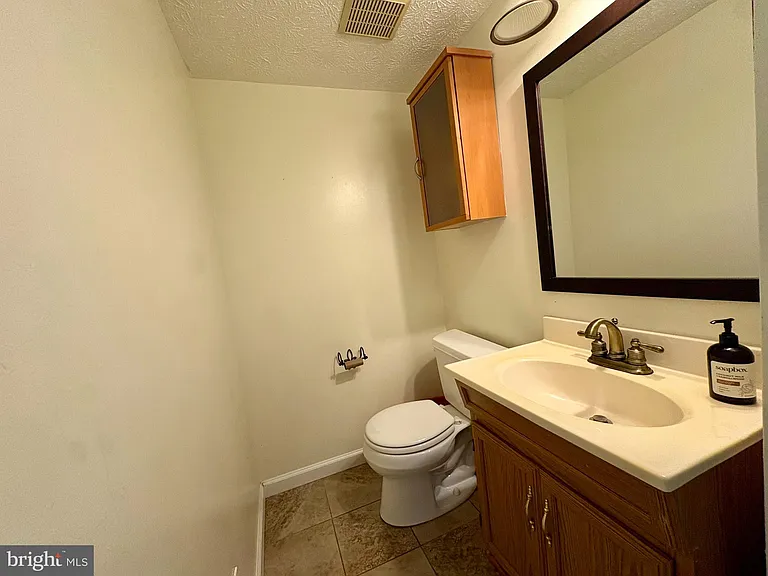 8112 Parkdale Ct — Photo 14