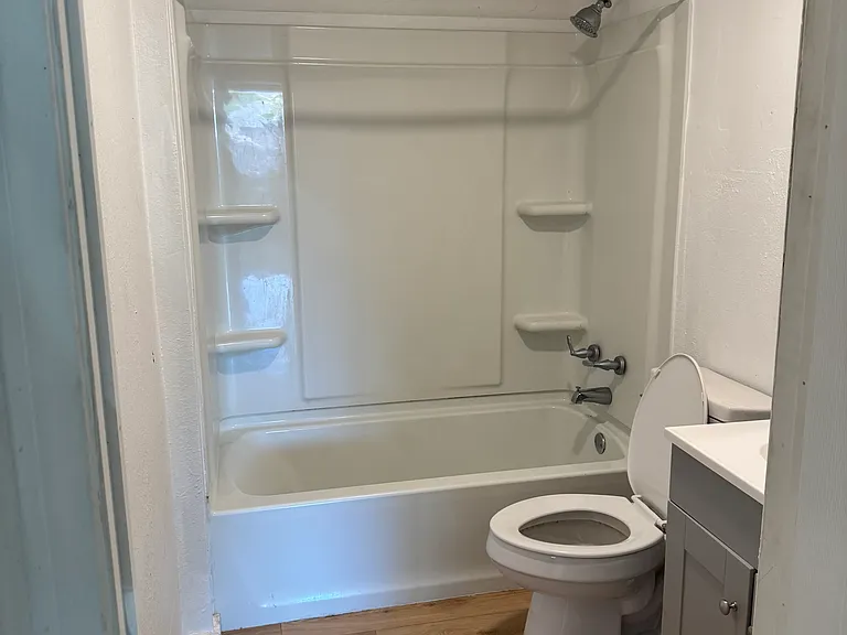 1055 S Park St — Photo 6