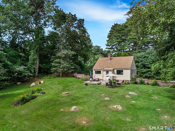 5th image of 328 North Stonington Road
