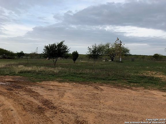 4th image of 1170 Atascosa County Road 101