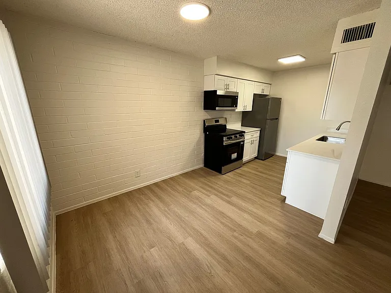 Catalina View Apartments — Photo 26