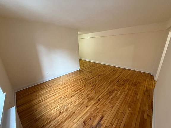 5th image of 3715 Parsons Blvd APT 5E