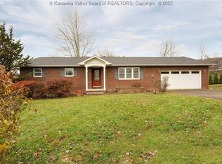 3802 Kathy Dr, Hurricane, WV 25526