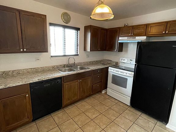 4th image of 448 E Osage Ln APT 2A