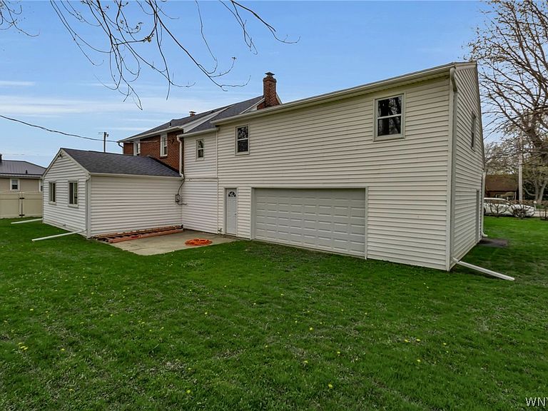 Listing photo 5
