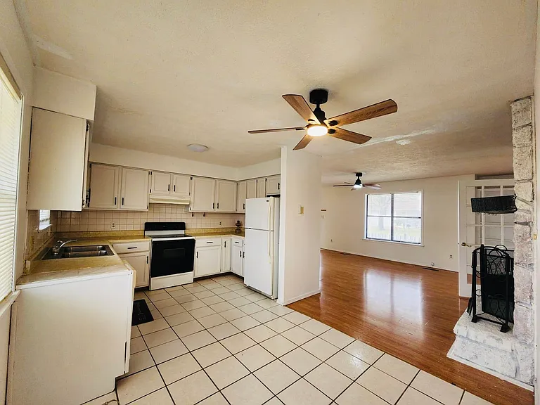 282 Central Ave — Photo 3