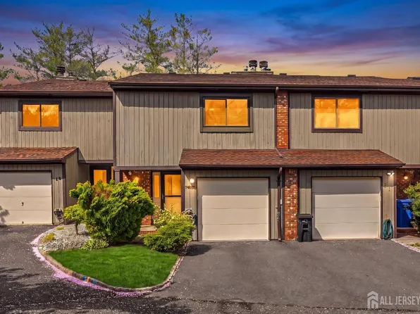 20 Arrowsmith Ct, Matawan, NJ 07747