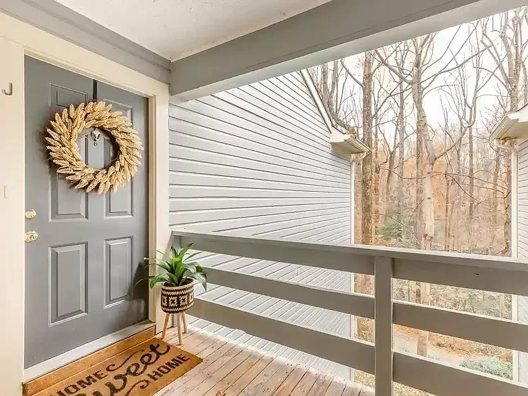 2241 Lovedale Ln #J — Photo 2
