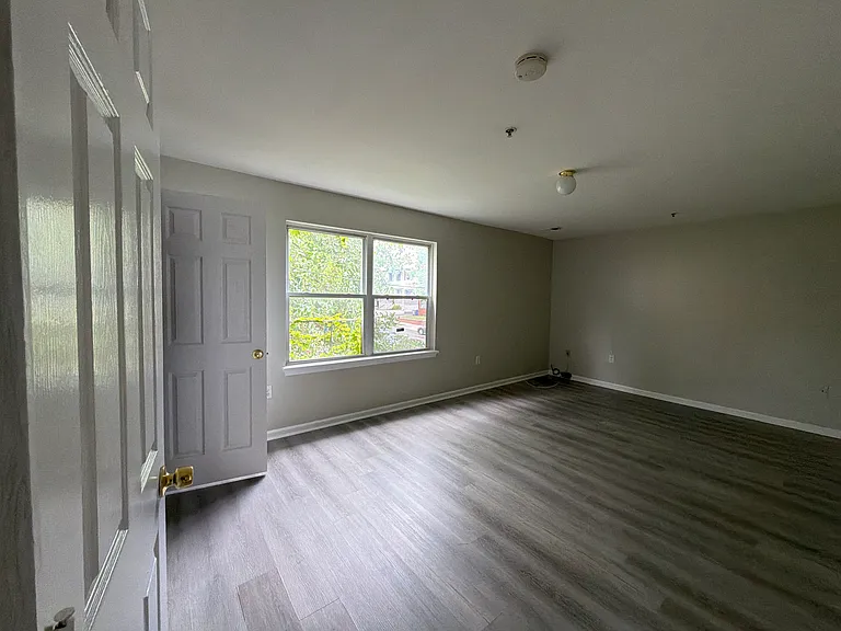 961 Bergen St #2B — Photo 5