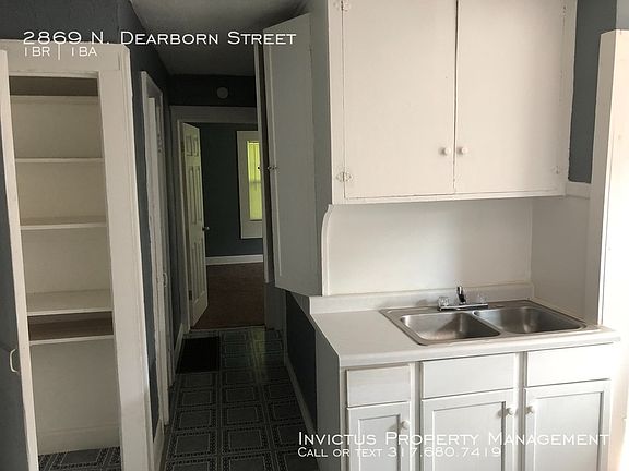 4th image of 2869 N Dearborn St