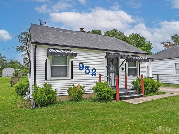 3rd image of 932 Crestmore Ave