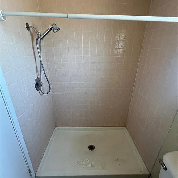 6430 Alomar Ave — Photo 12