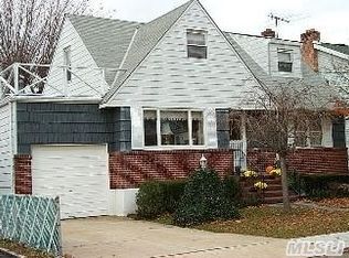 20 Concord St, Lynbrook, NY 11563