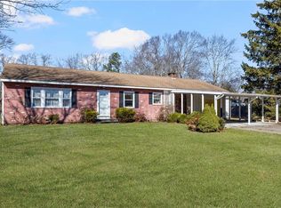 61 High View Dr, Cranston, RI 02921