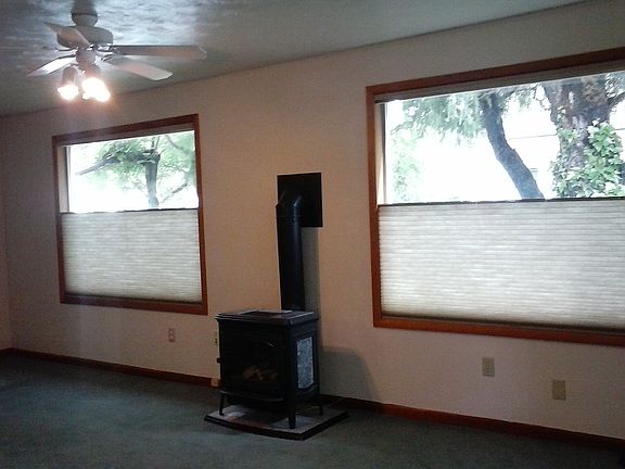 3rd image of 147 Camino Ave.