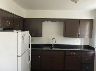 255 S Center St APT B, Joliet, IL