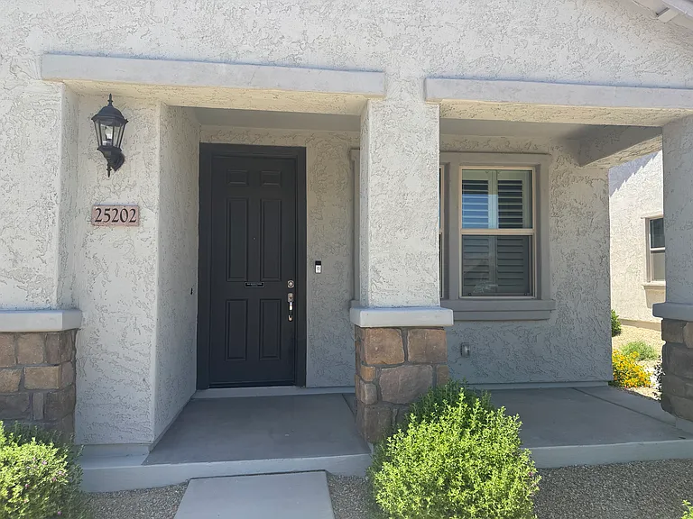25202 N 142nd Dr — Photo 4