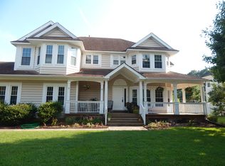 821 Yorkshire Trl, Chesapeake, VA 23322