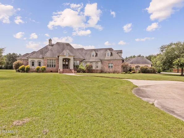 301 Rue Novembre, Scott, LA 70583