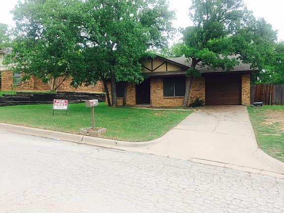 3rd image of 5201 Laurie Dr