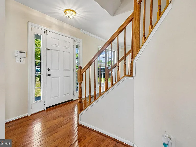 14677 Cloverdale Rd — Photo 8