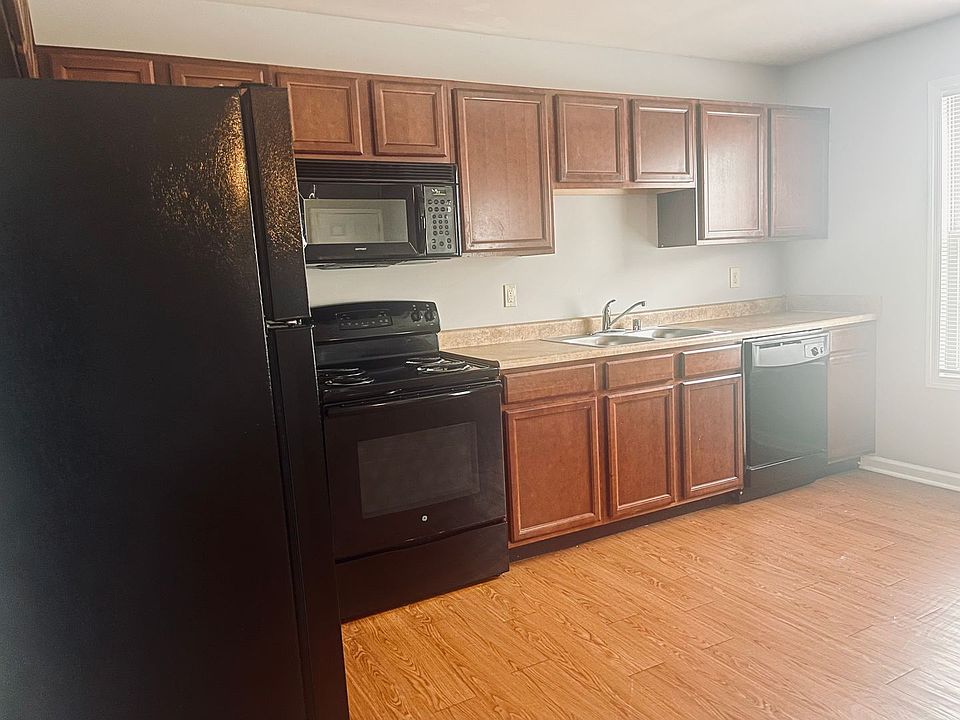 2nd image of 2071 Ty Ln #8