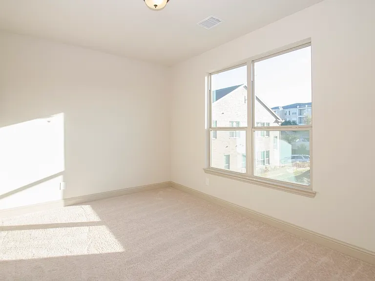 939 Whitehall Dr — Photo 29