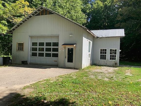 2nd image of 9513 County Road 93 Rd NE