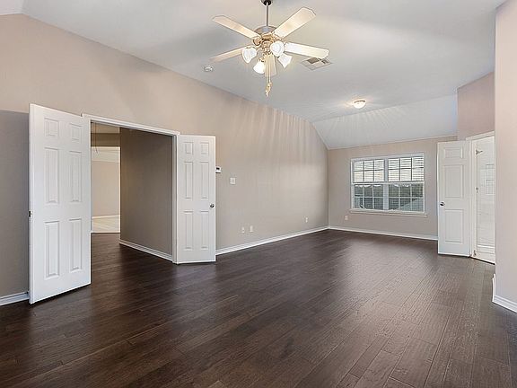 4th image of 1052 Resaca Dr